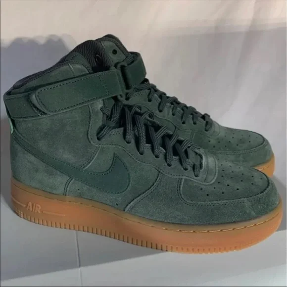 Nike Air Force 1 SE RARE Shoes in Green Suede Sizes Womans 7.5 and 10 - Picture 3 of 8